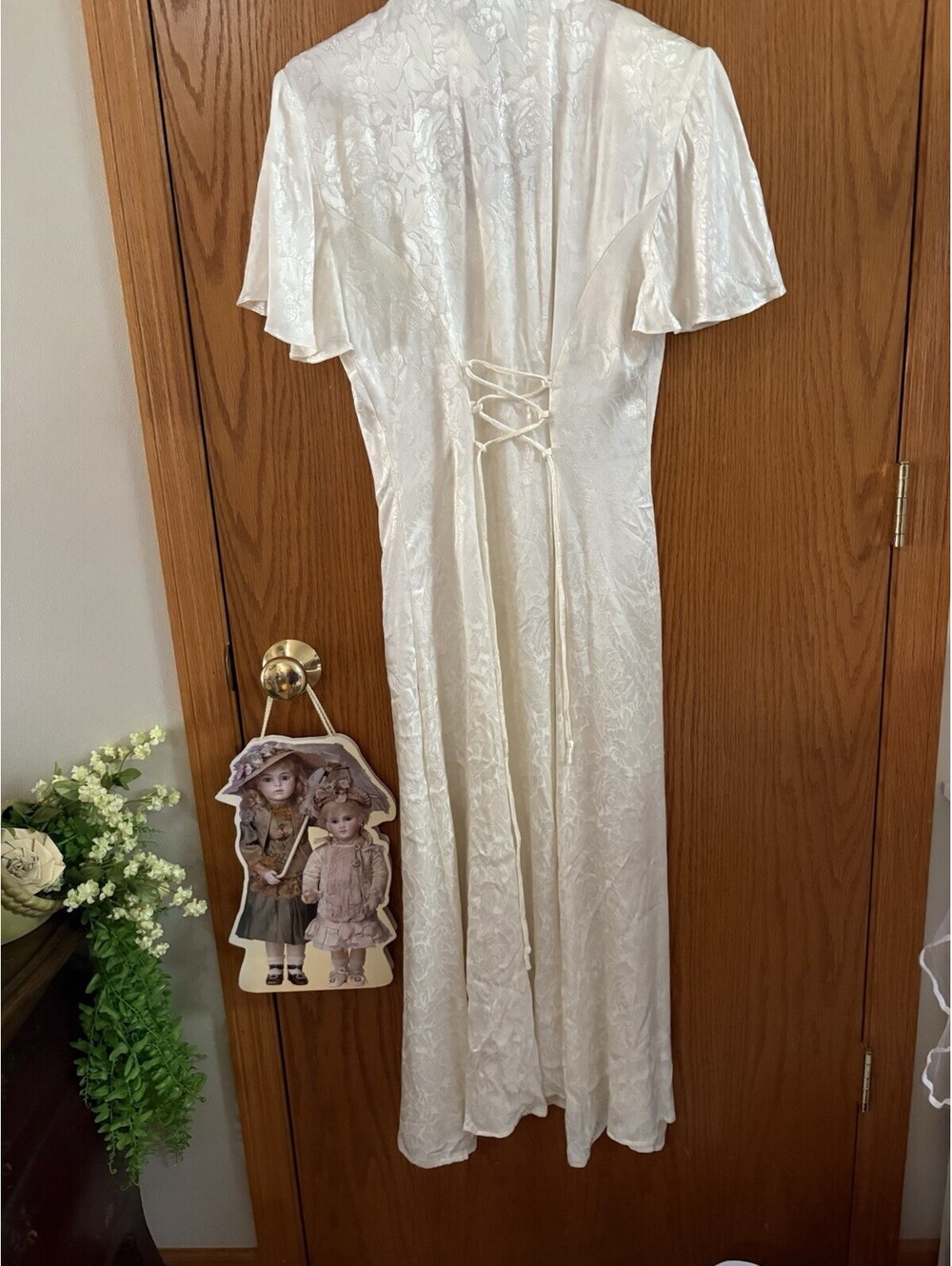 Vintage Ivory Satin Dress with Lace Detailing and Pearl Accent - Picture 5 of 9